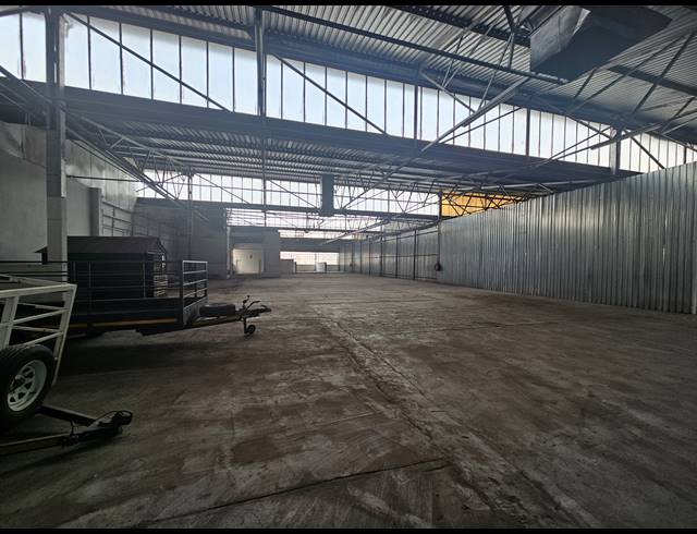 1,459M² WAREHOUSE TO LET IN ISANDO